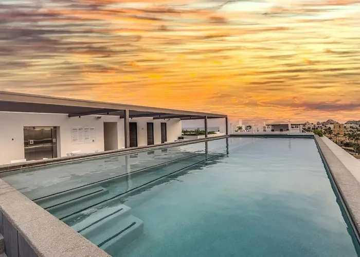 Сasa de vacaciones Endless Summer - Award Winning 2bed 2bath - Heated Rooftop Pool With Ocean Views - Gym - 5min Walk To - Fiber Internet - Sleeps 6