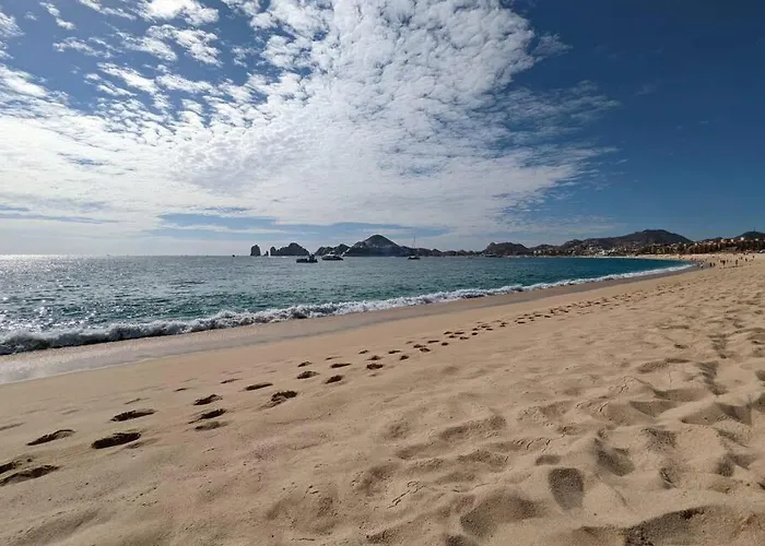 Endless Summer - Award Winning 2bed 2bath - Heated Rooftop Pool With Ocean Views - Gym - 5min Walk To - Fiber Internet - Sleeps 6