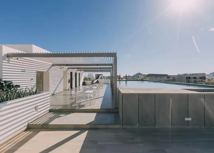 Сasa de vacaciones Endless Summer - Award Winning 2bed 2bath - Heated Rooftop Pool With Ocean Views - Gym - 5min Walk To - Fiber Internet - Sleeps 6