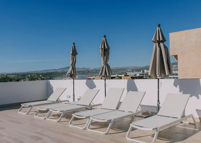 Сasa de vacaciones Endless Summer - Award Winning 2bed 2bath - Heated Rooftop Pool With Ocean Views - Gym - 5min Walk To - Fiber Internet - Sleeps 6 *